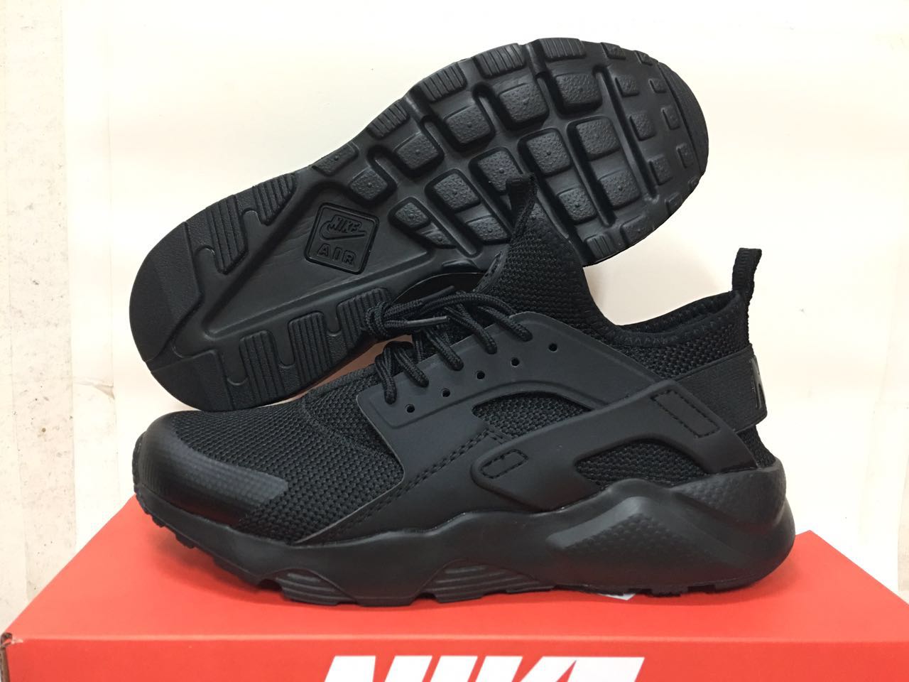 Women Nike Air Huarache 6 Knit All Black Shoes